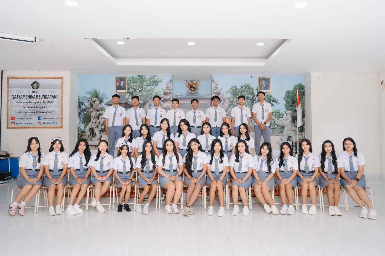 Foto Bersama Kelas XII F Lulusan 2026